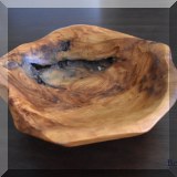 D06. Handcrafted wooden bowl. 